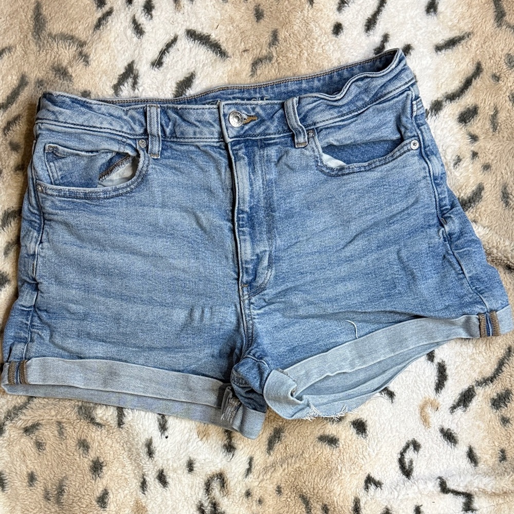 American Eagle Outfitters Light Blue Denim  Mom  Jean Shorts